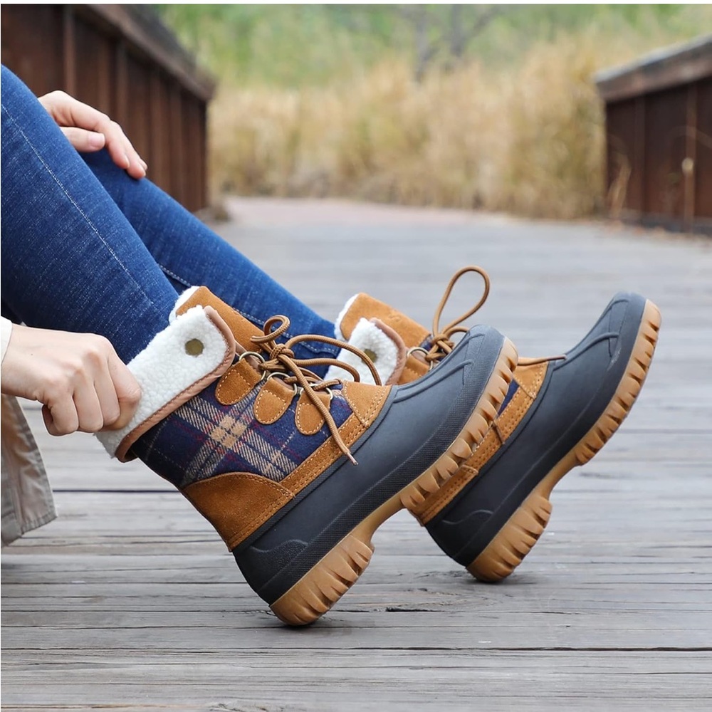 Duck Boots Plaid Winter Snow Boots Leather and Faux Fur Wool Lining 10 Country